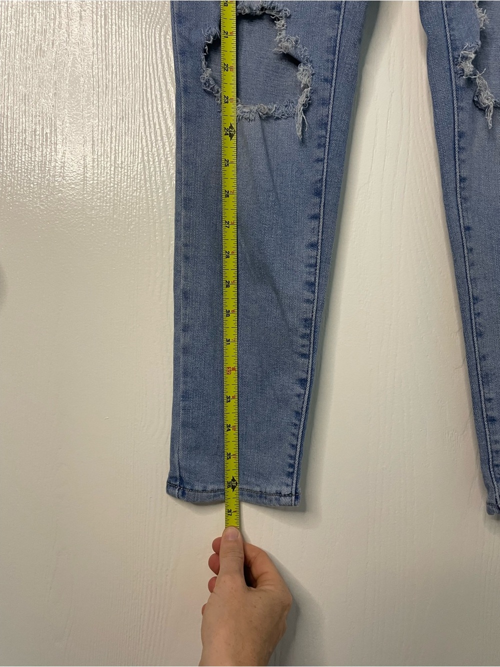 Levi’s 721 High Rise Skinny Distressed Jeans Size 28 - Picture 8 of 10